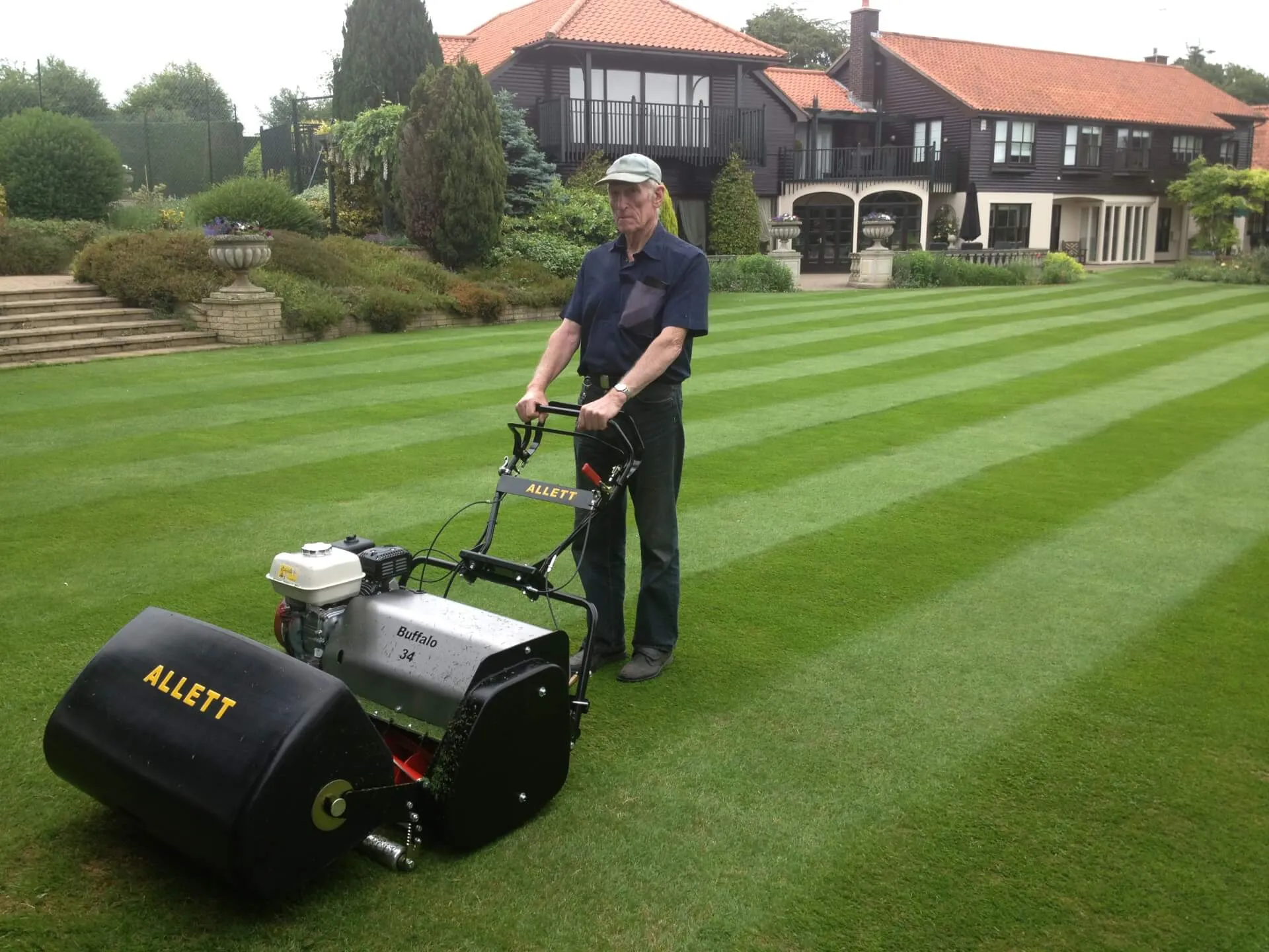 Allett Buffalo Gas Powered Reel Cylinder Mower with Honda Engine