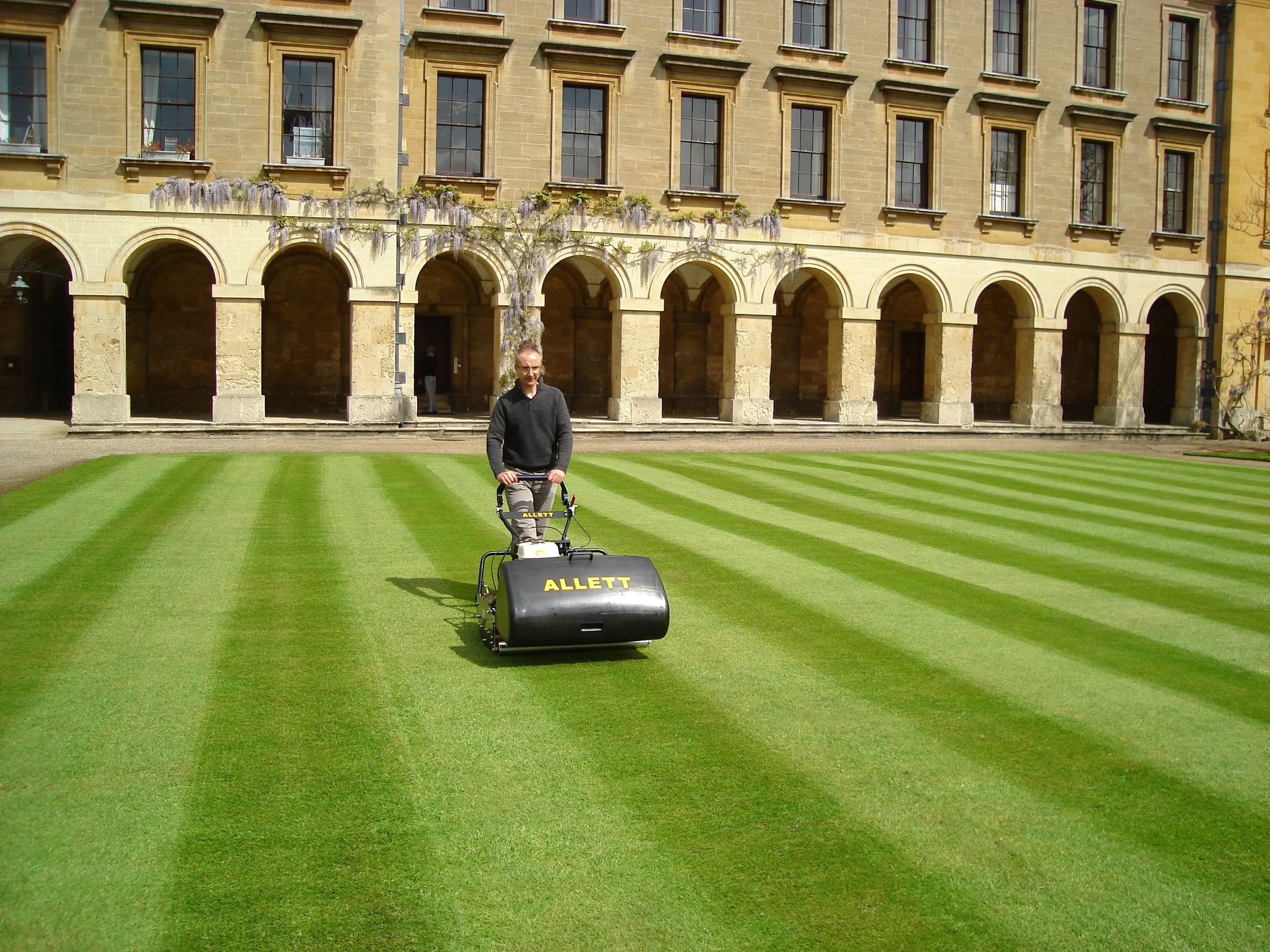 Allett Buffalo Gas Powered Reel Cylinder Mower with Honda Engine