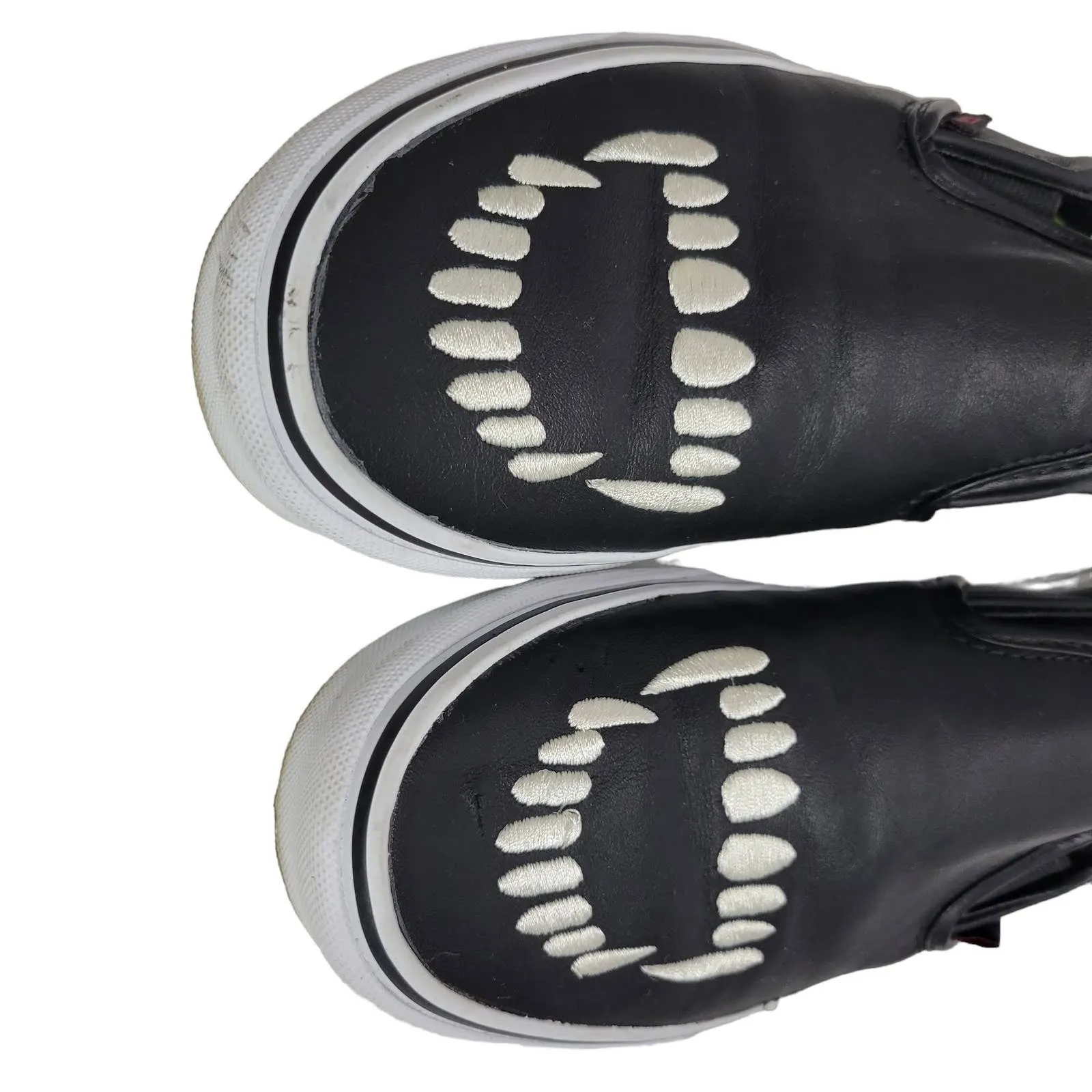 Vans Fangs Sneaker Slip On Black Leather Embroidered Unisex Size 8.5 Women 7 Men