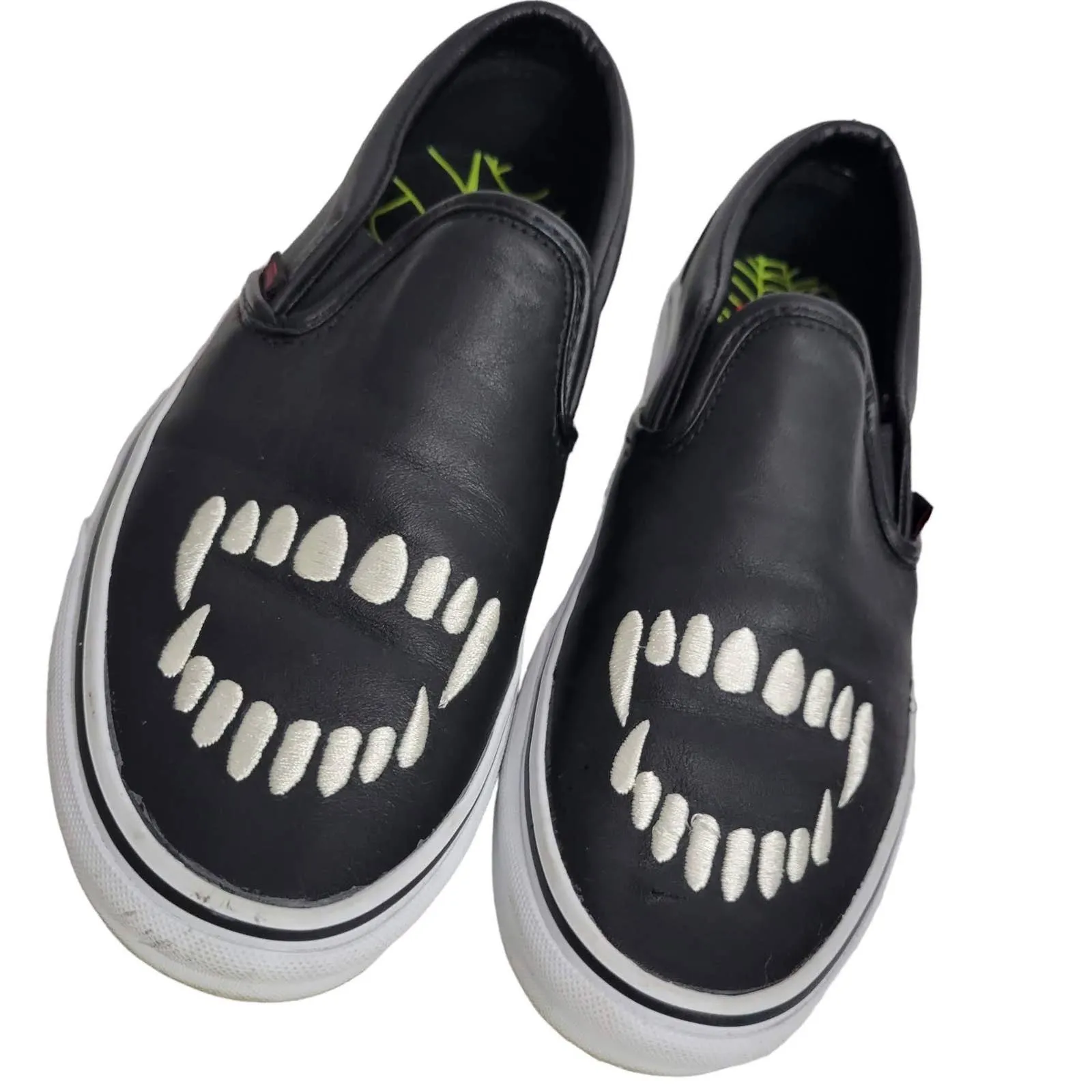 Vans Fangs Sneaker Slip On Black Leather Embroidered Unisex Size 8.5 Women 7 Men