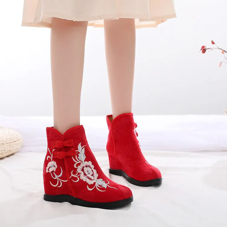 Women's Style Embroidered Height Increasing Insole Ancient Han Canvas Shoes